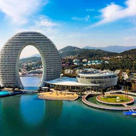 Sheraton Huzhou Taihu Lake Hot Spring Resort & Spa Exterior photo