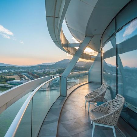 Sheraton Huzhou Taihu Lake Hot Spring Resort & Spa Exterior photo