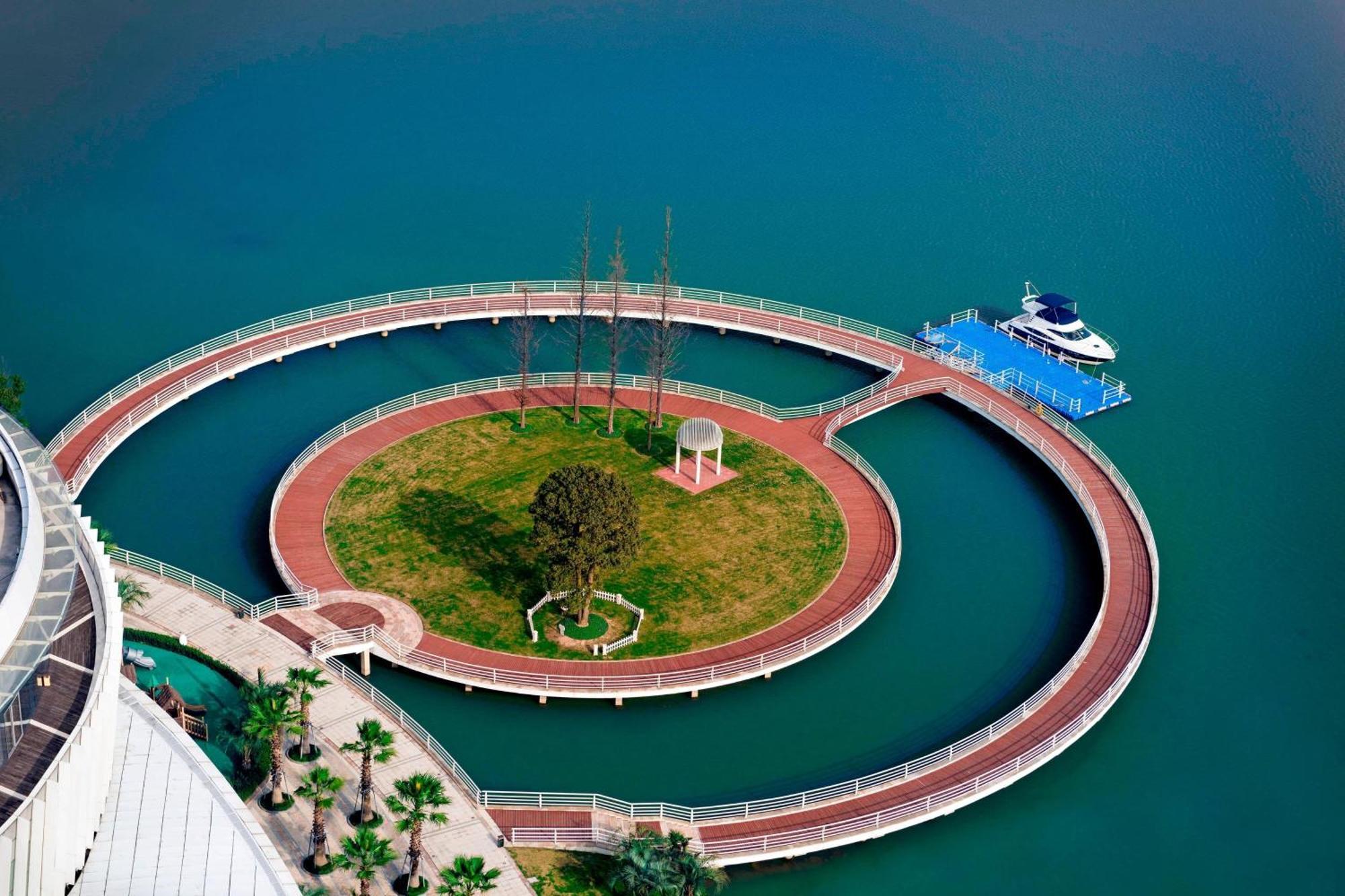 Sheraton Huzhou Taihu Lake Hot Spring Resort & Spa Exterior photo