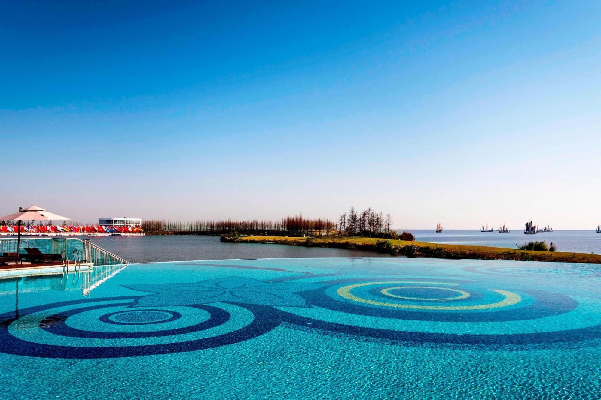 Sheraton Huzhou Taihu Lake Hot Spring Resort & Spa Exterior photo