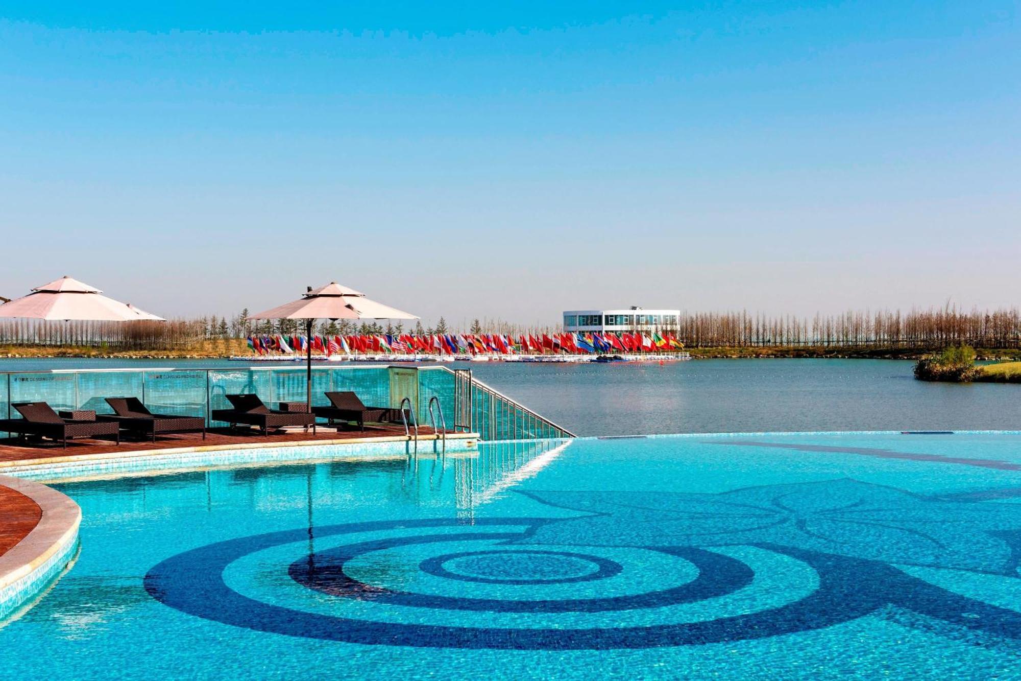 Sheraton Huzhou Taihu Lake Hot Spring Resort & Spa Exterior photo