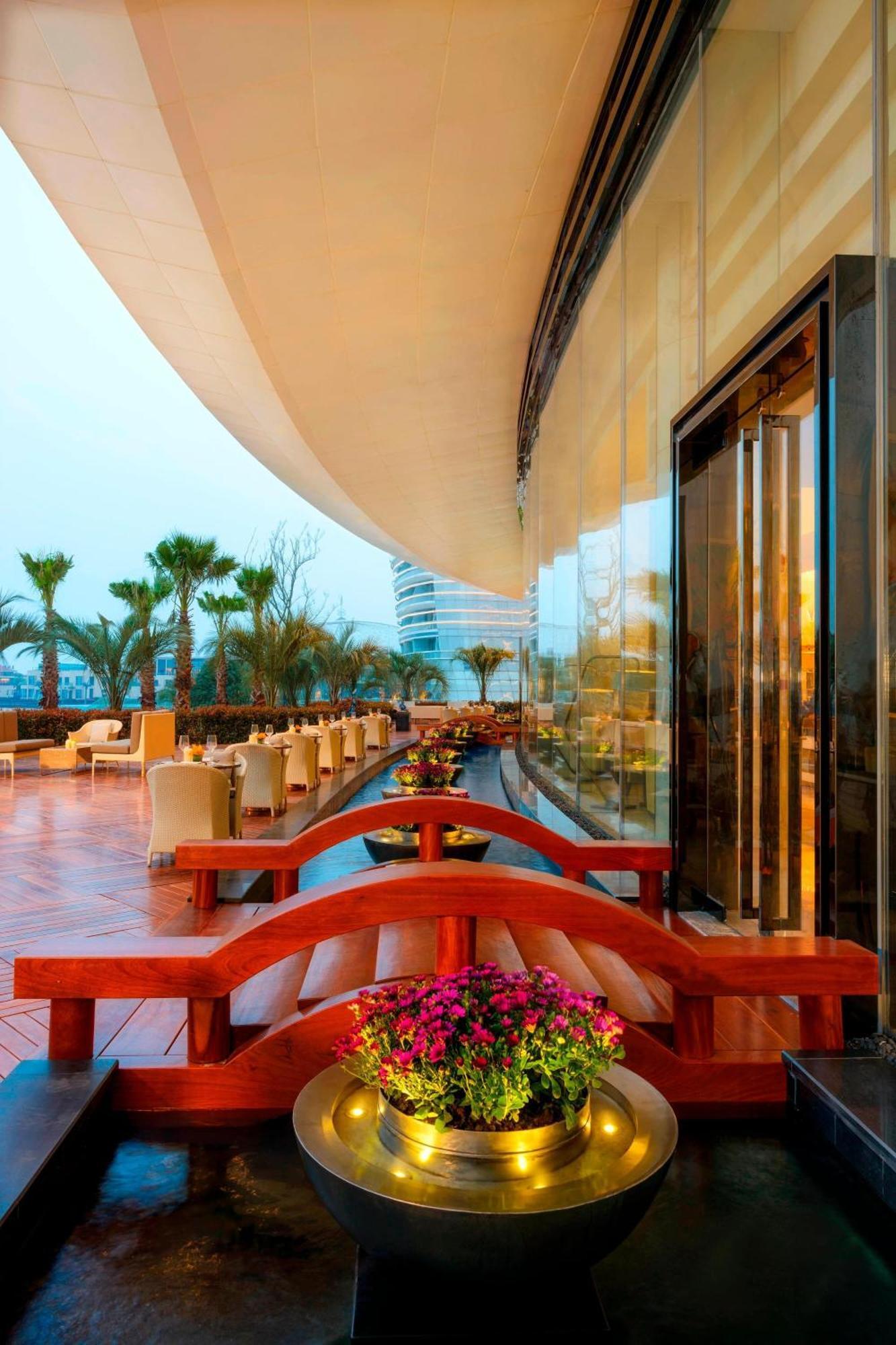 Sheraton Huzhou Taihu Lake Hot Spring Resort & Spa Exterior photo