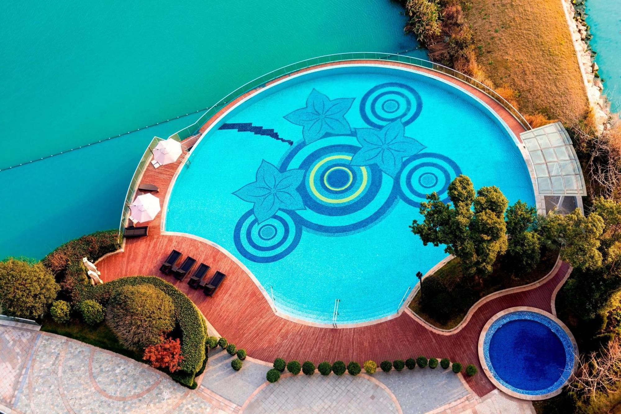 Sheraton Huzhou Taihu Lake Hot Spring Resort & Spa Exterior photo