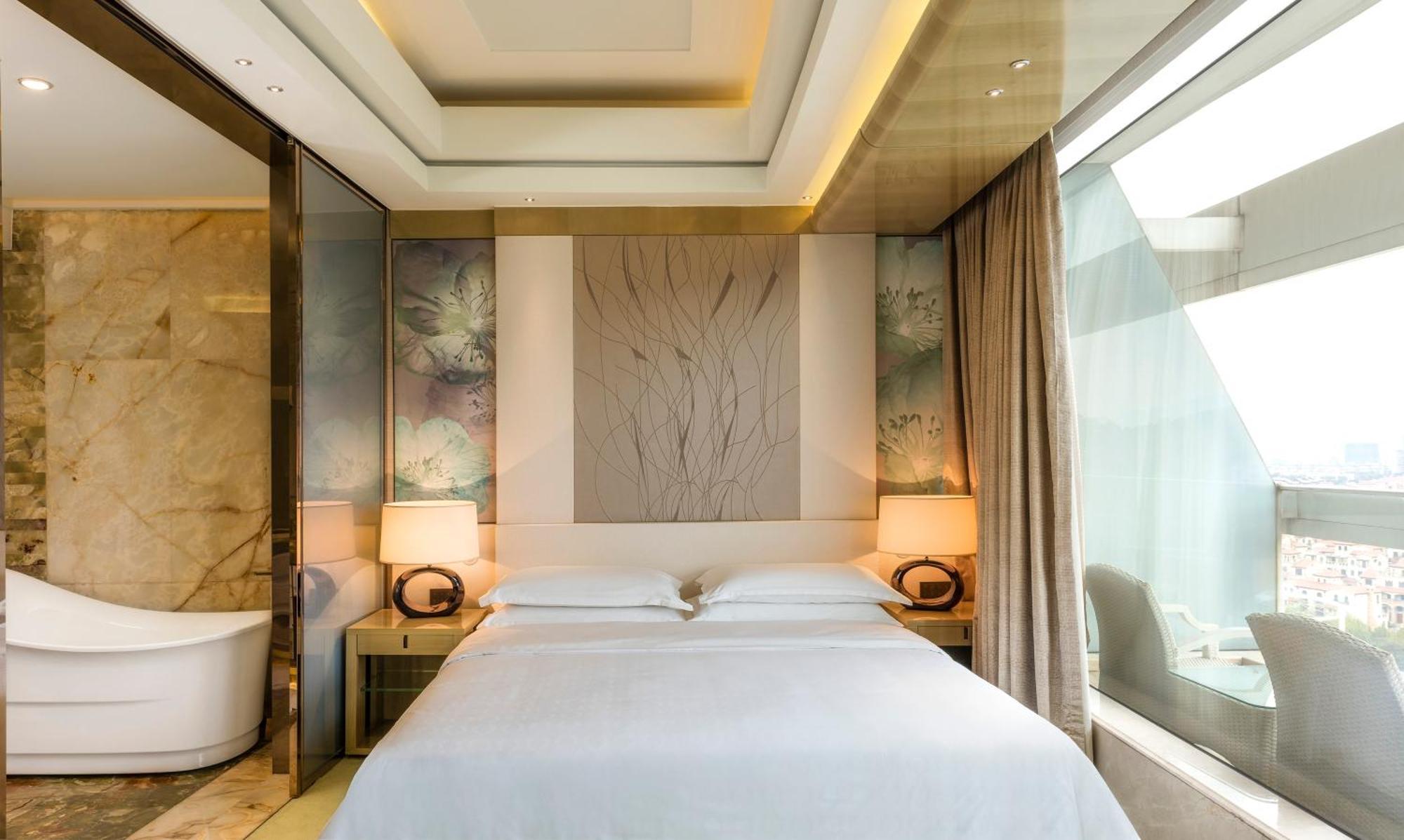 Sheraton Huzhou Taihu Lake Hot Spring Resort & Spa Exterior photo