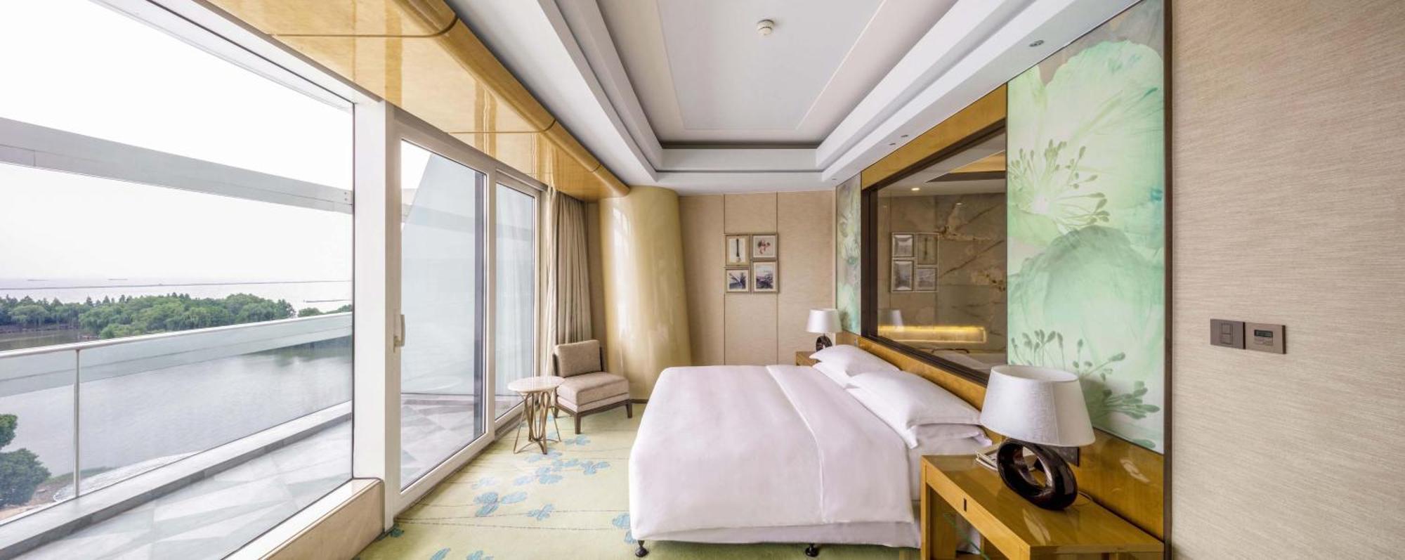 Sheraton Huzhou Taihu Lake Hot Spring Resort & Spa Exterior photo